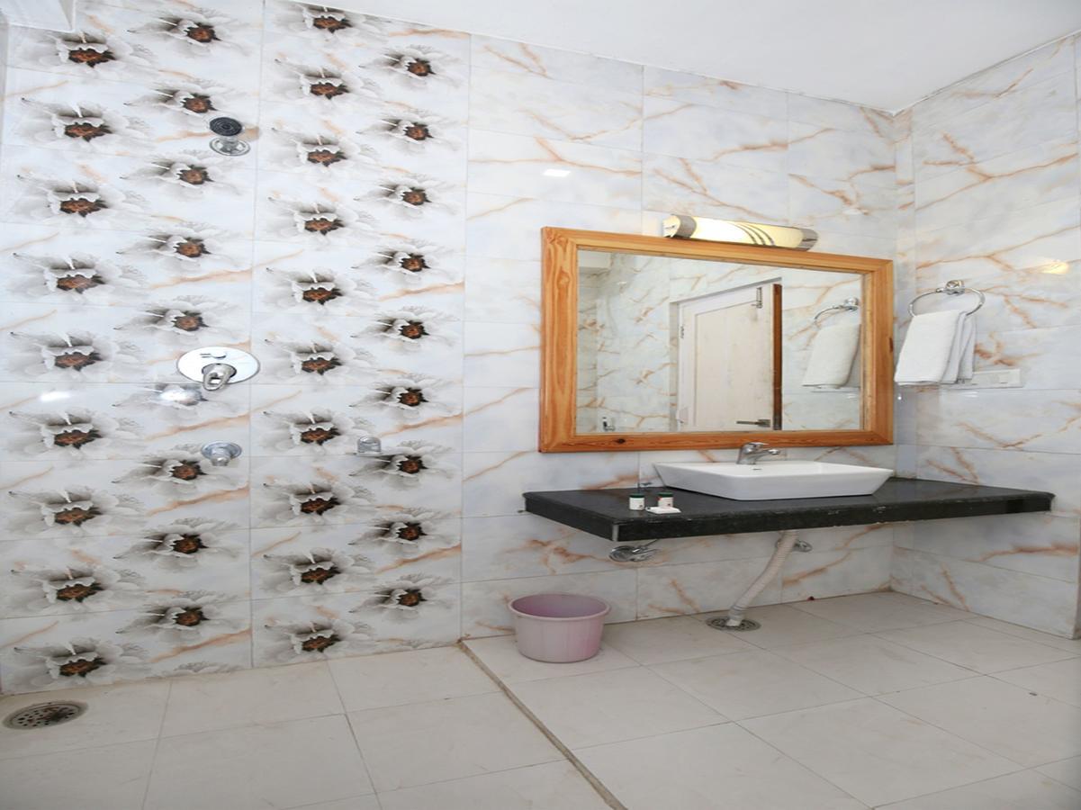 Oyo 10116 Hotel Rhythm Retreat Манали Экстерьер фото