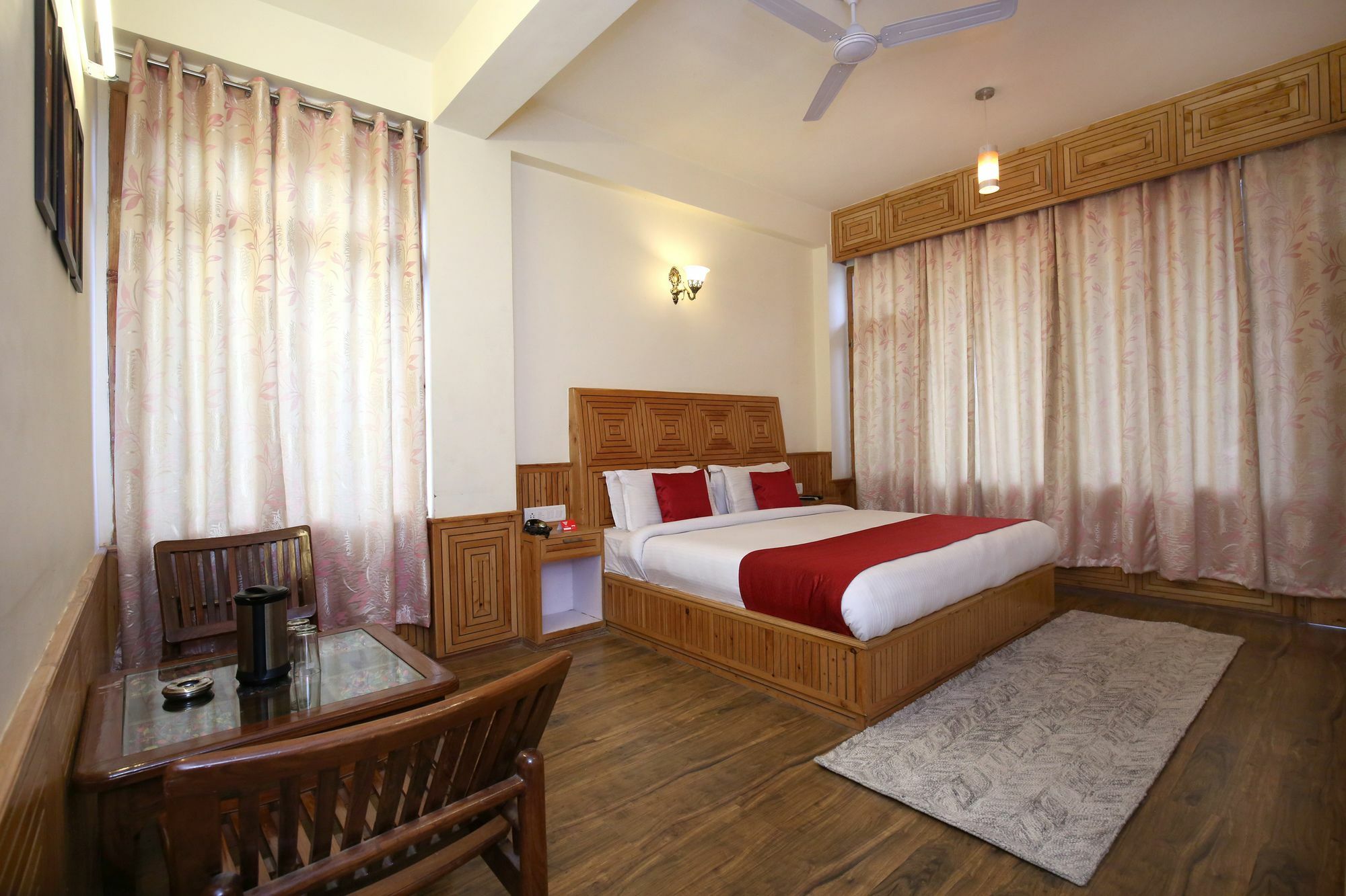 Oyo 10116 Hotel Rhythm Retreat Манали Экстерьер фото